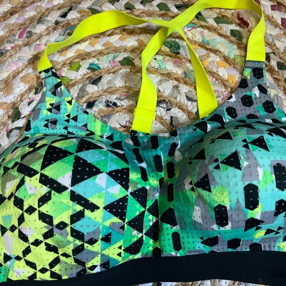 Victoria sport 36D athletic sports bra - Picture 3 of 5